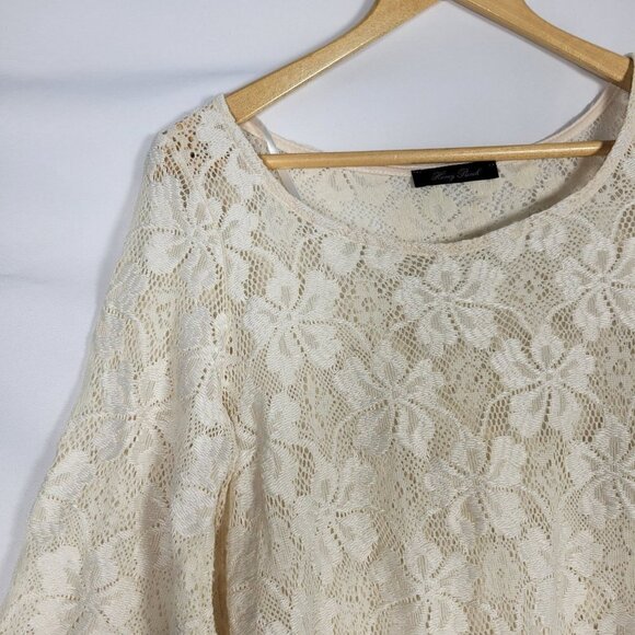 Honey Punch Women's 3/4 Flare Sleeve Lace Fringed Boho/Gypsy/Hippie Top Sz M - Picture 2 of 11